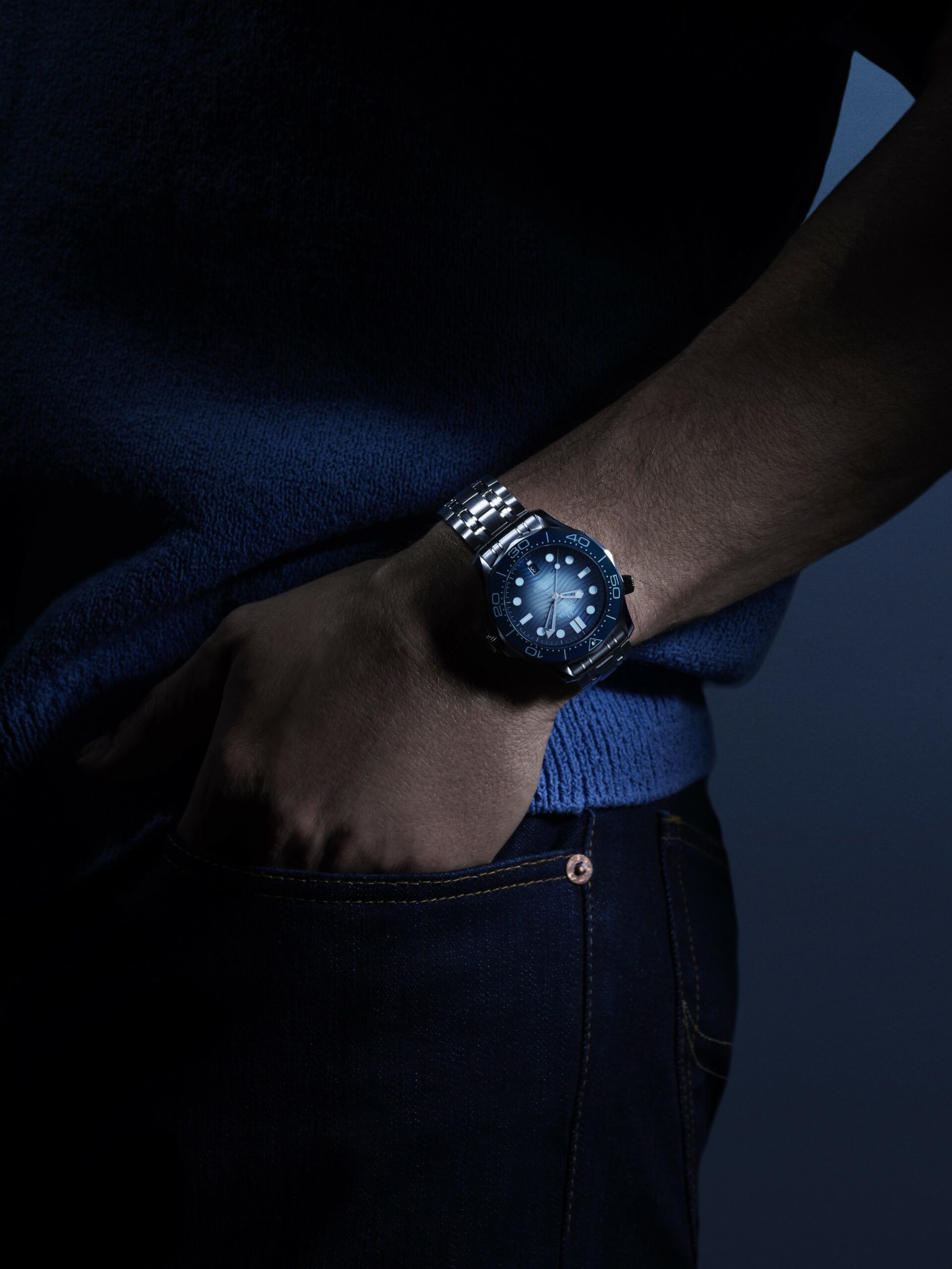 IMG_9081 Omega Seamaster Diver 300M Co-Axial Master Chronometer Summer Blue 210.30.42.20.03.003 Replica 5