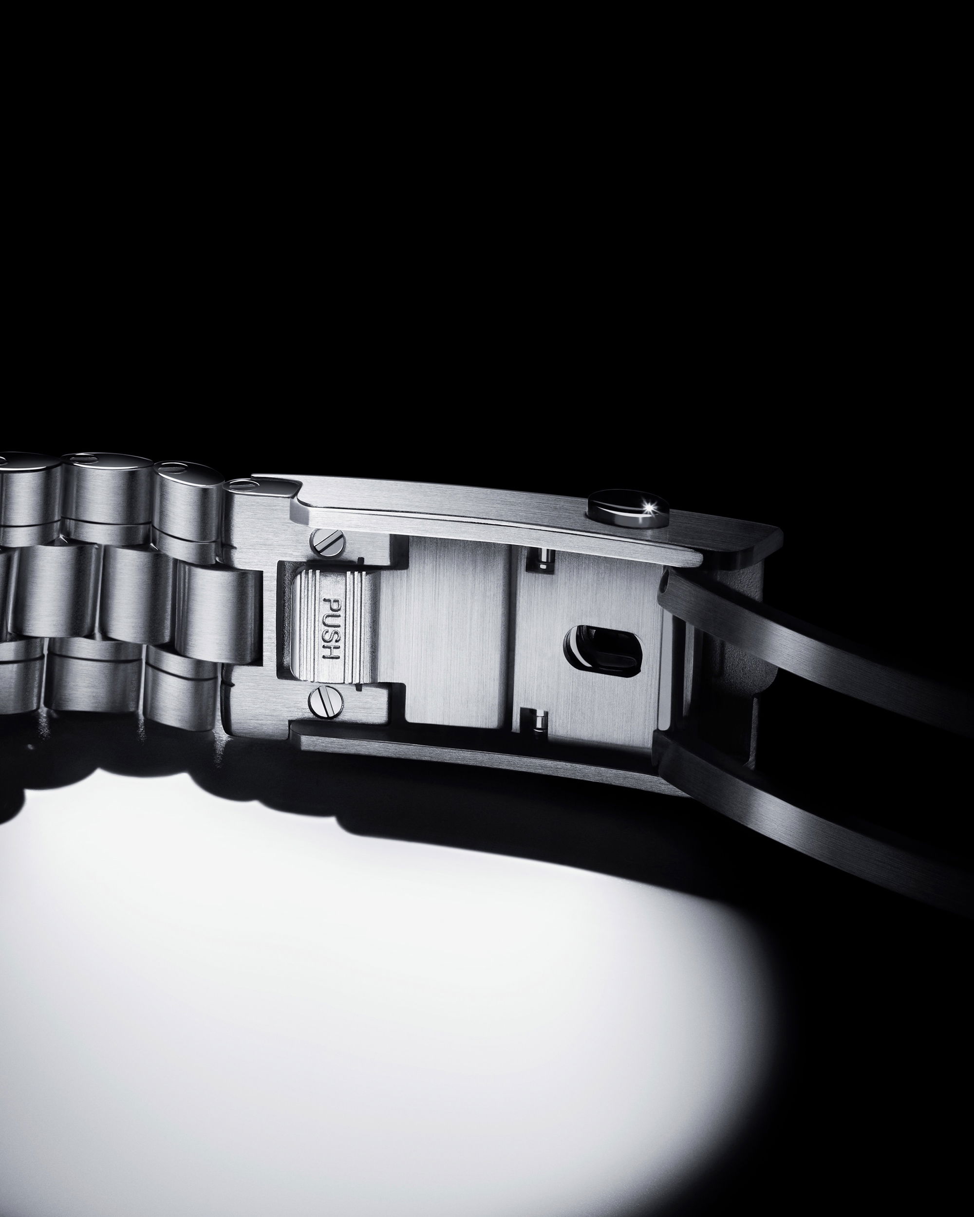 IMG_9081 Omega Speedmaster Moonwatch Professional 310.30.42.50.04.001 Replica 5