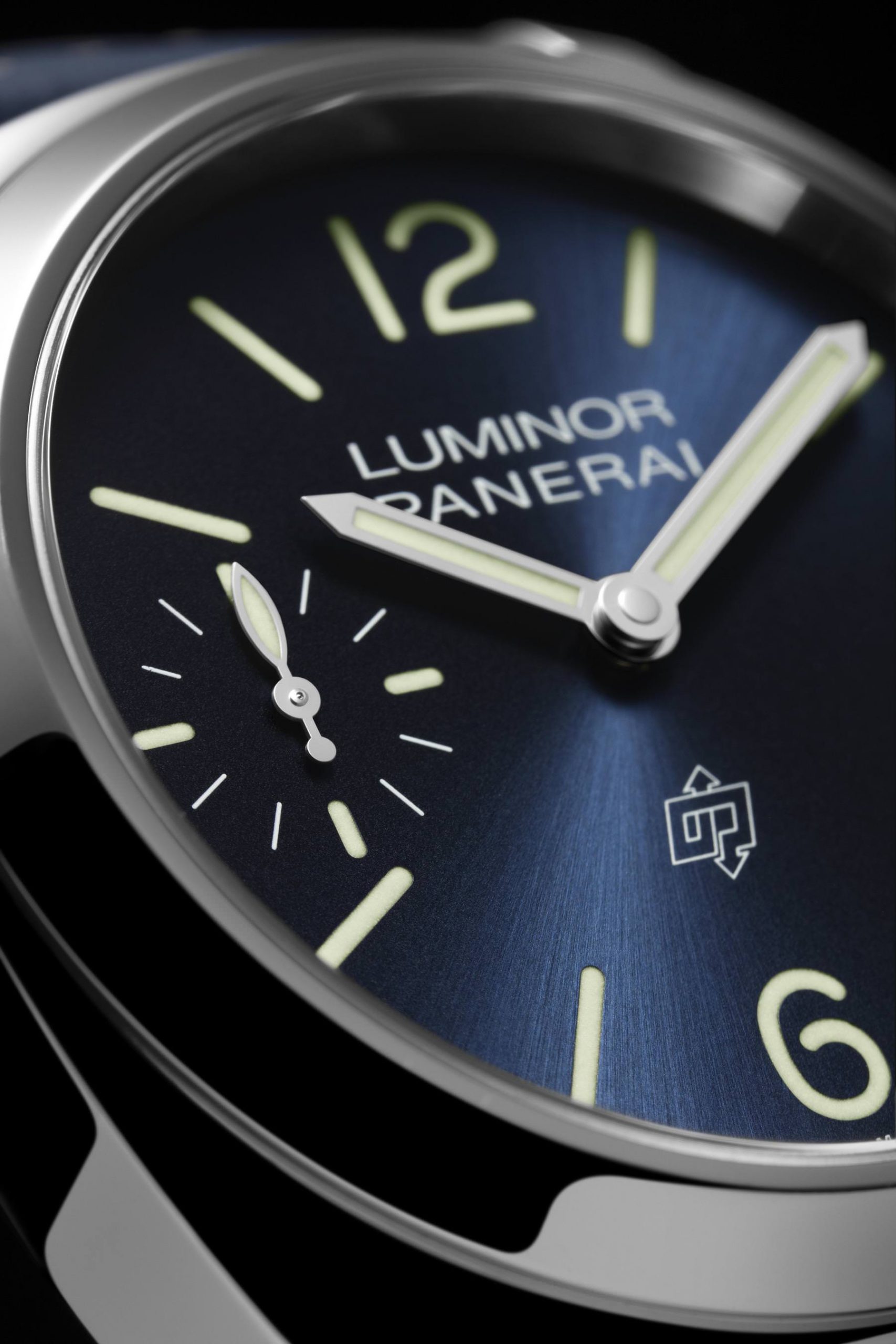 IMG_9081 Panerai LUMINOR BLU MARE PAM1085 Replica 5