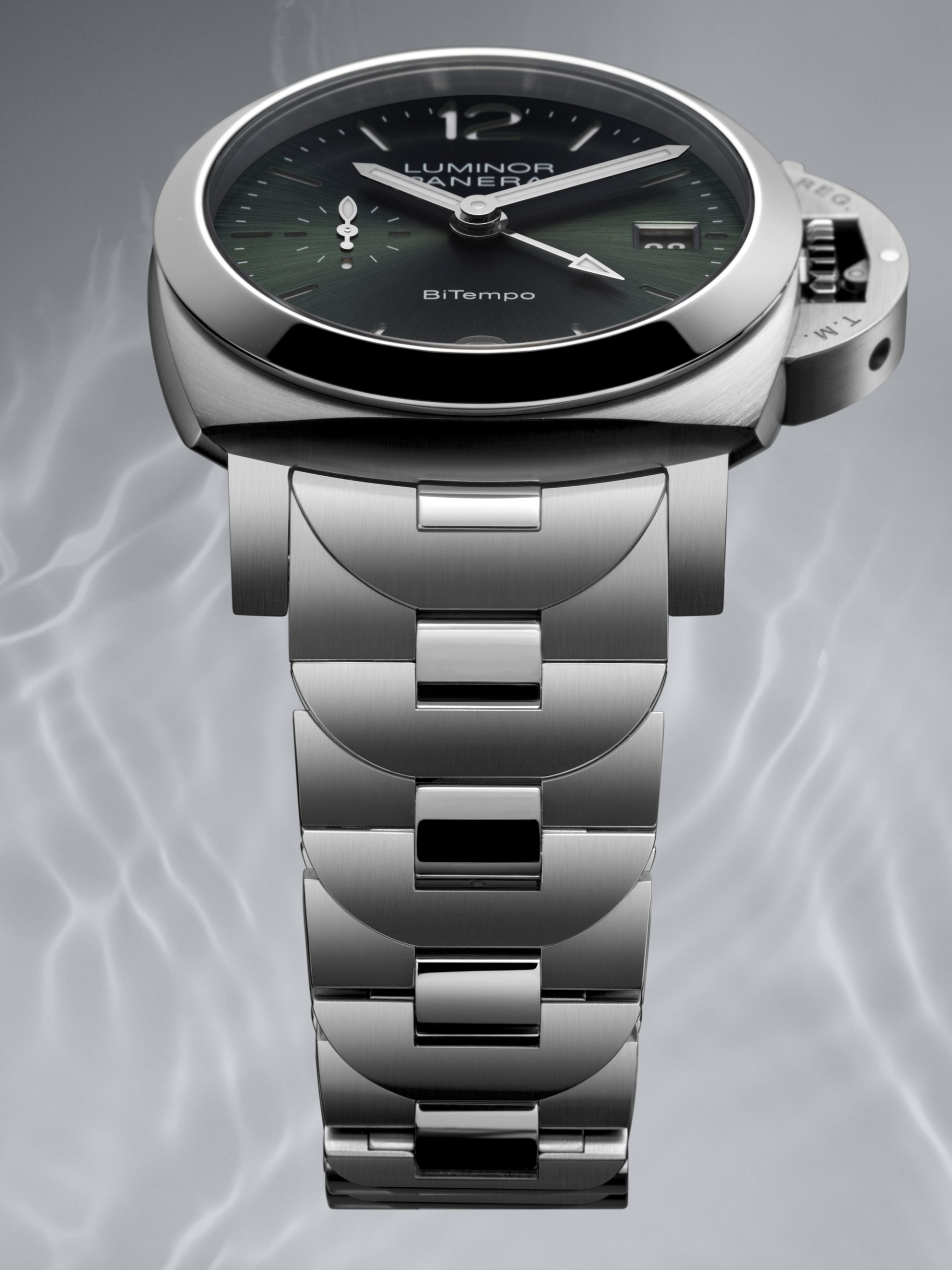 IMG_9081 Panerai Luminor Quaranta BiTempo Metal Bracelet PAM01640 Replica 5