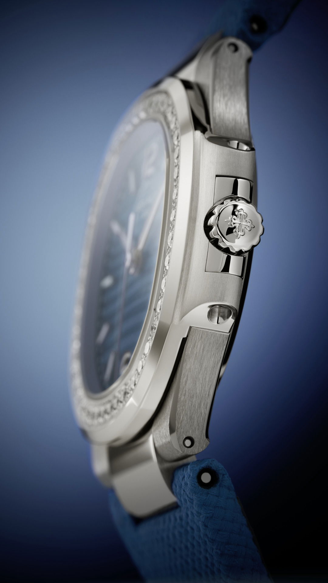 Patek Philippe Nautilus 7010G-013 Replica 5