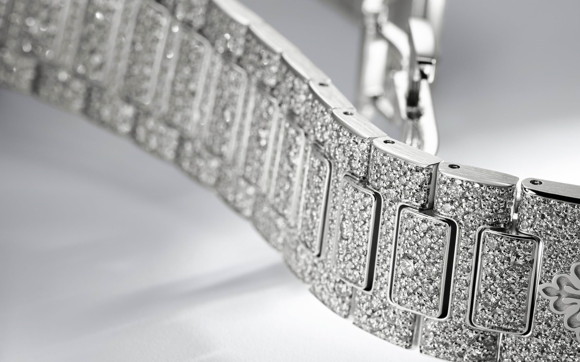 Patek Philippe Nautilus 7118/1450G-001 Replica 5