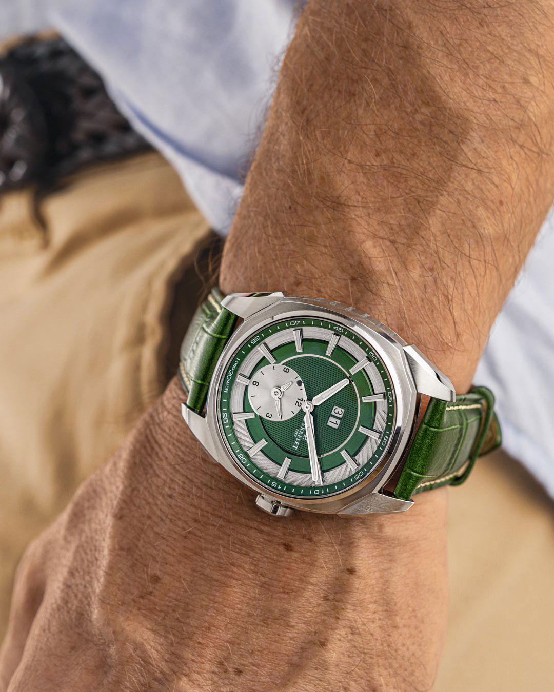 IMG_9081 Perrelet LAB Peripheral Dual Time Big Date Green A1101/5 Replica 5