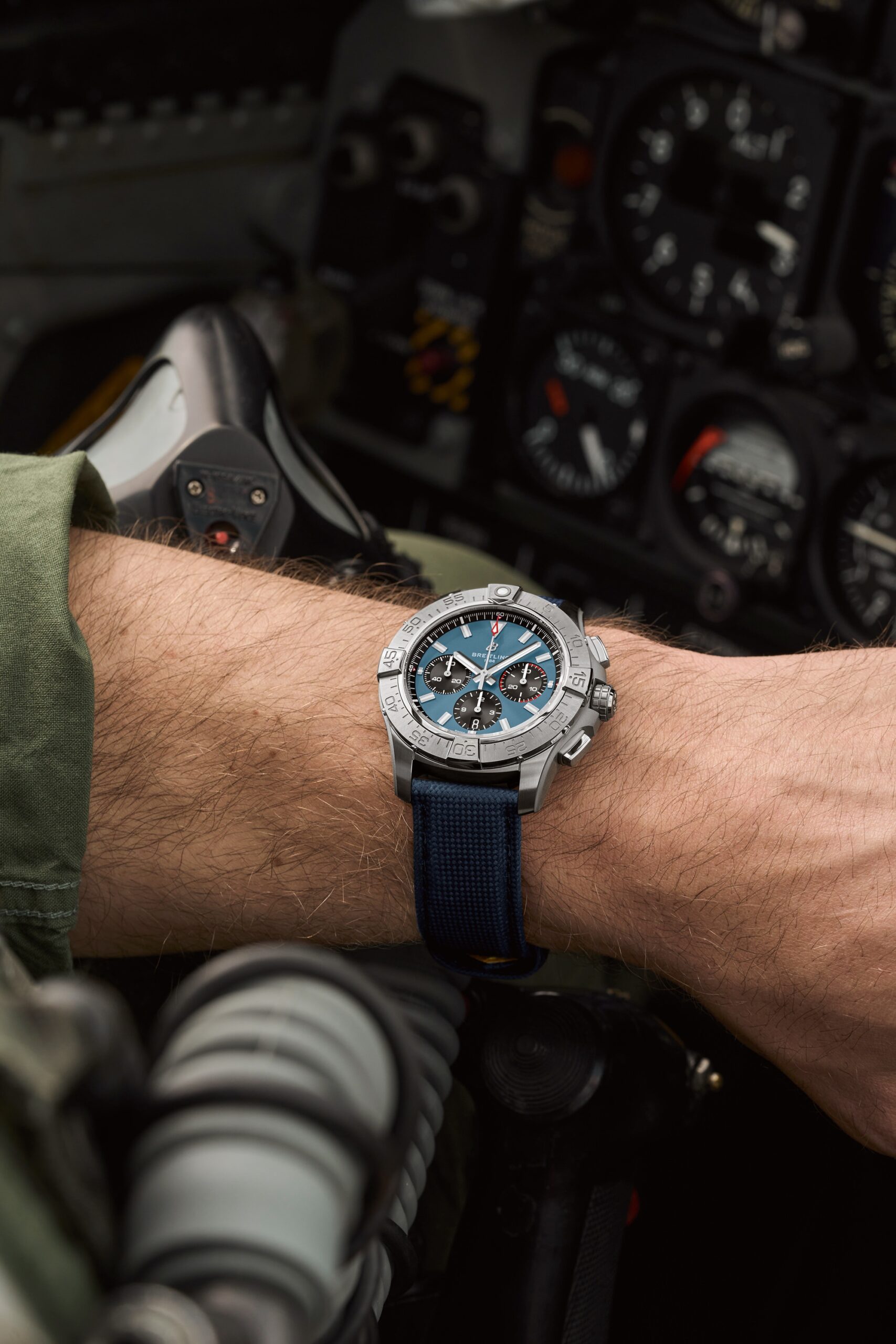 IMG_9081 Breitling Avenger B01 Chronograph 44 AB0147101C1X1 Replica 6