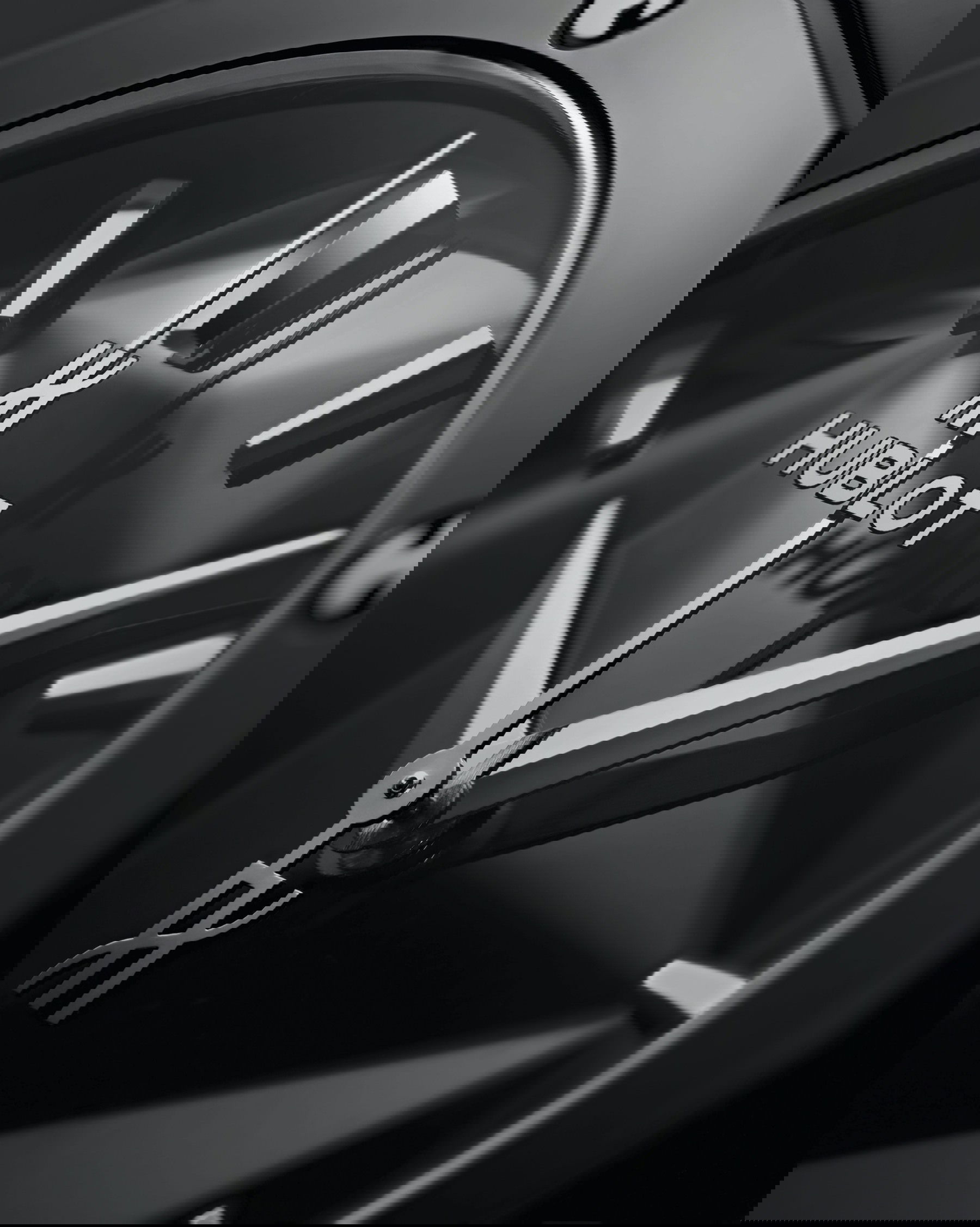 Hublot Classic Fusion Orlinski Black Magic 40mm 550.CS.1800.RX.ORL21 Replica 6