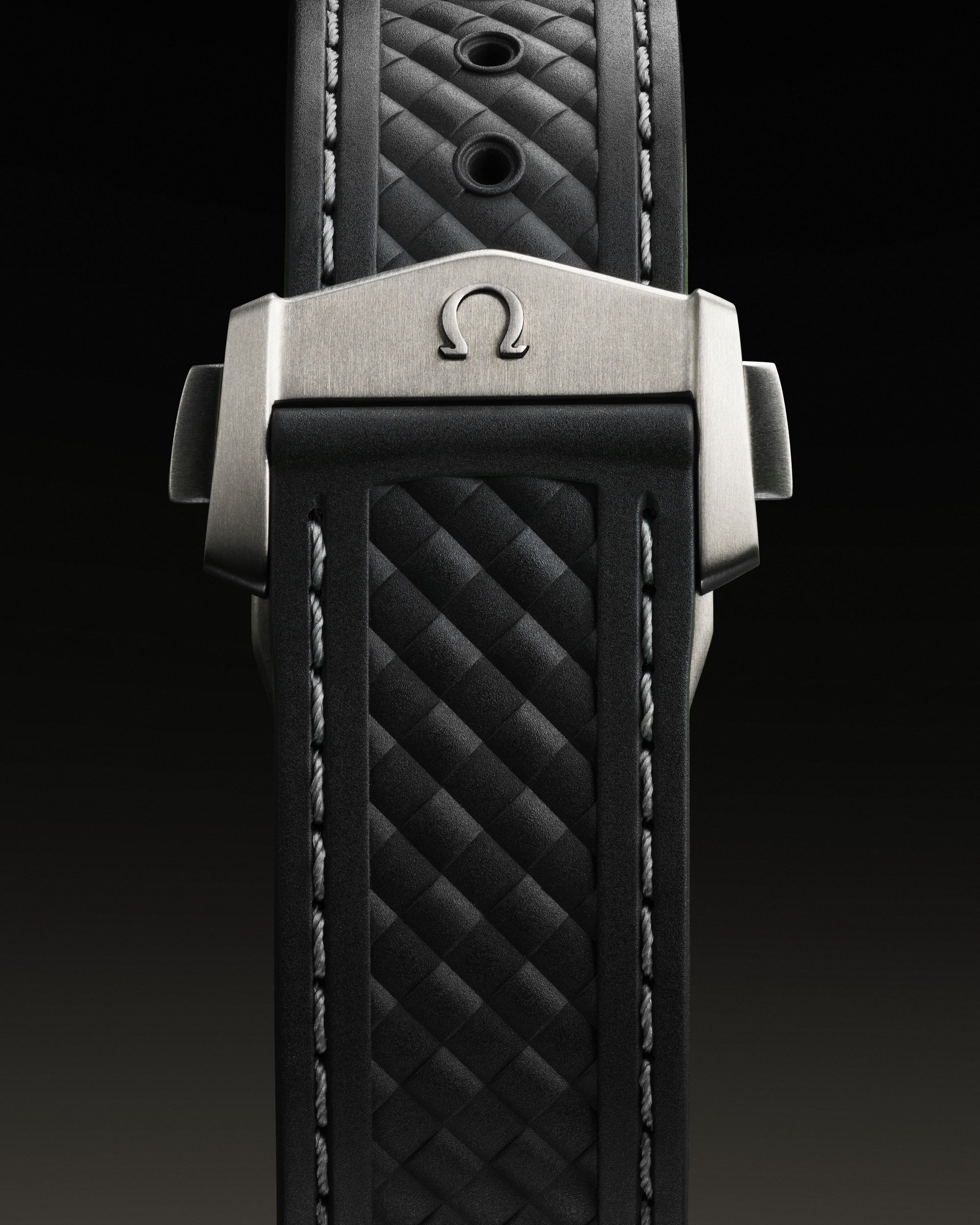 IMG_9081 Omega Seamaster Aqua Terra 150M Co-Axial Master Chronometer GMT Worldtimer 220.92.43.22.99.001 Replica 6