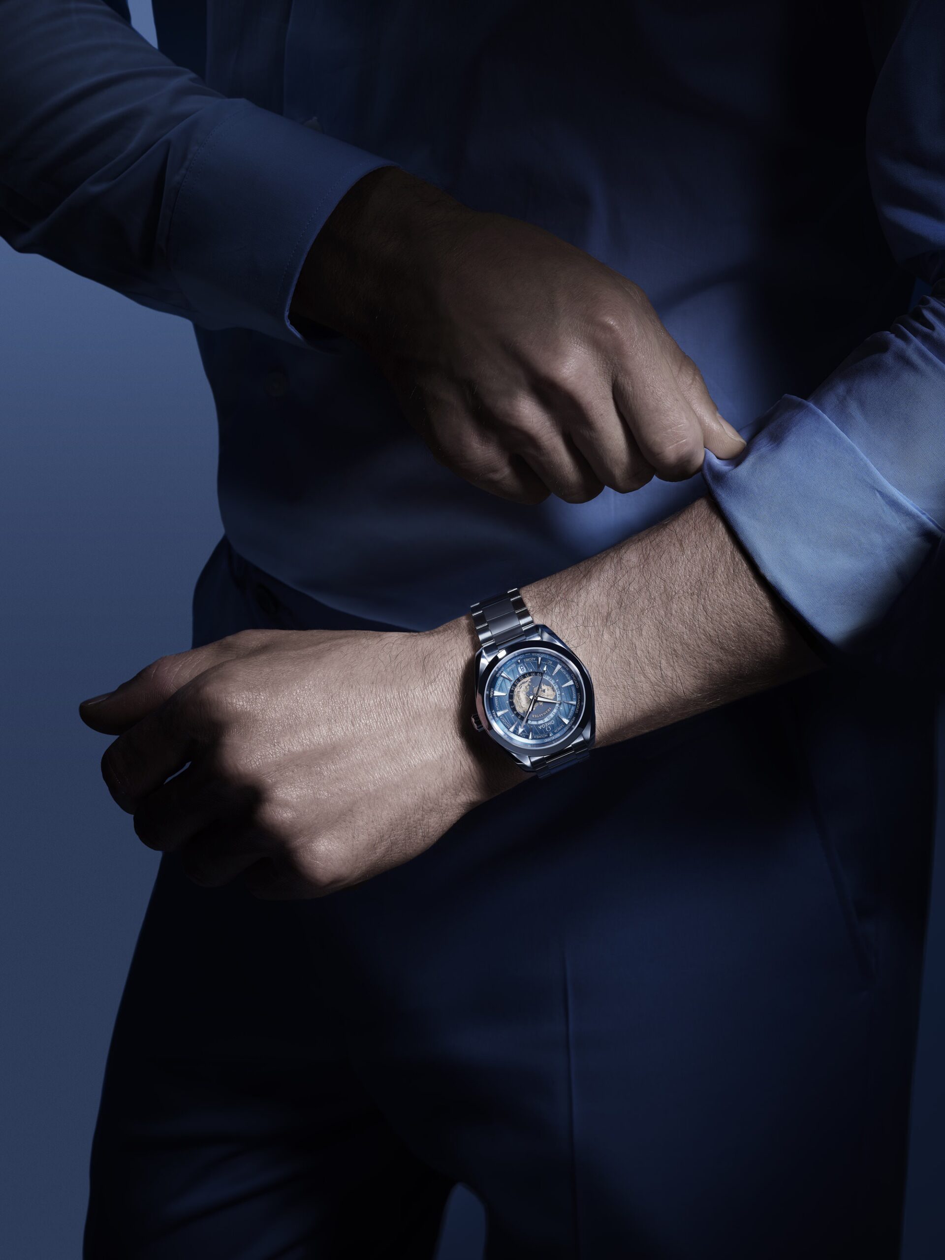 IMG_9081 Omega Seamaster Aqua Terra 150M Co-Axial Master Chronometer GMT Worldtimer Summer Blue 220.10.43.22.03.002 Replica 6