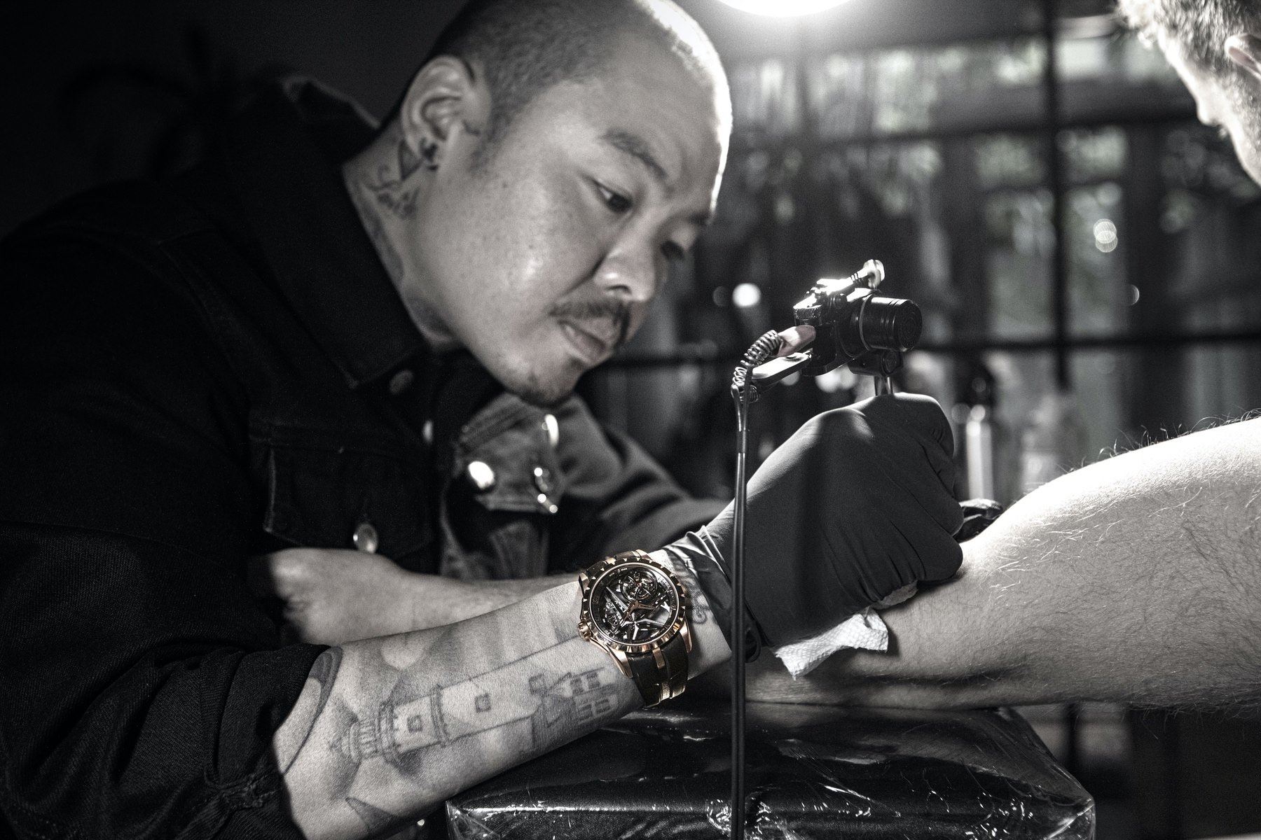 IMG_9081 Roger Dubuis Excalibur Flying Tourbillon RDDBEX0836 Replica 6