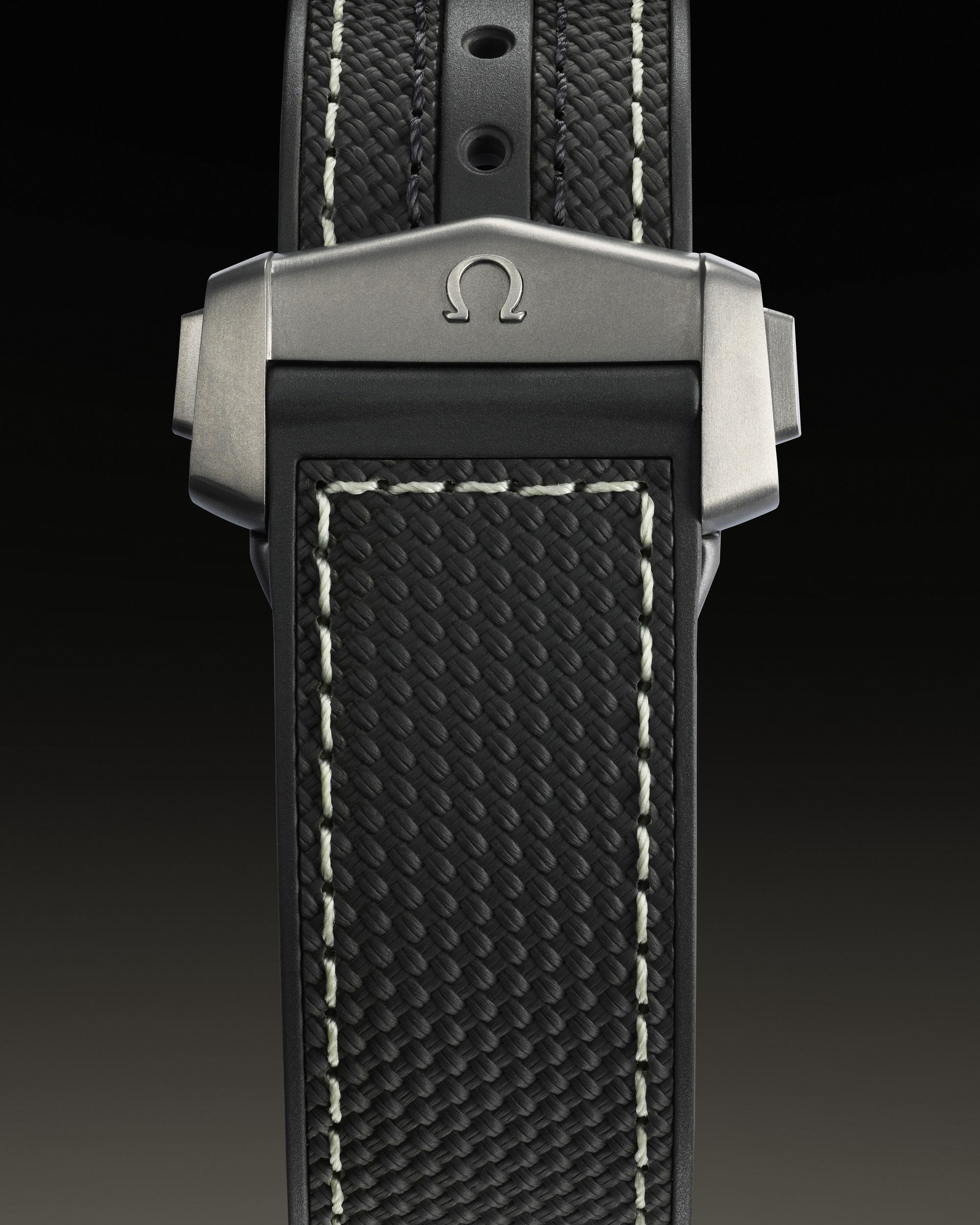 IMG_9081 Omega Seamaster Planet Ocean 600M Co-Axial Master Chronometer GMT Dark Grey 215.92.46.22.99.002 Replica 7