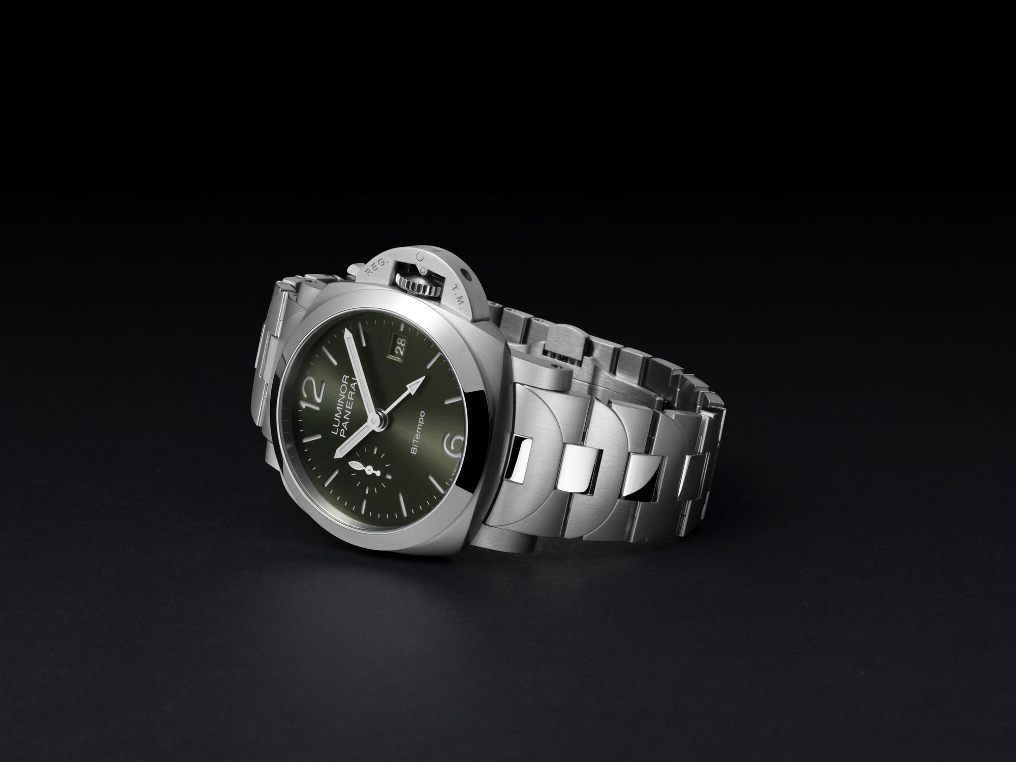 IMG_9081 Panerai Luminor Quaranta BiTempo Metal Bracelet PAM01640 Replica 7