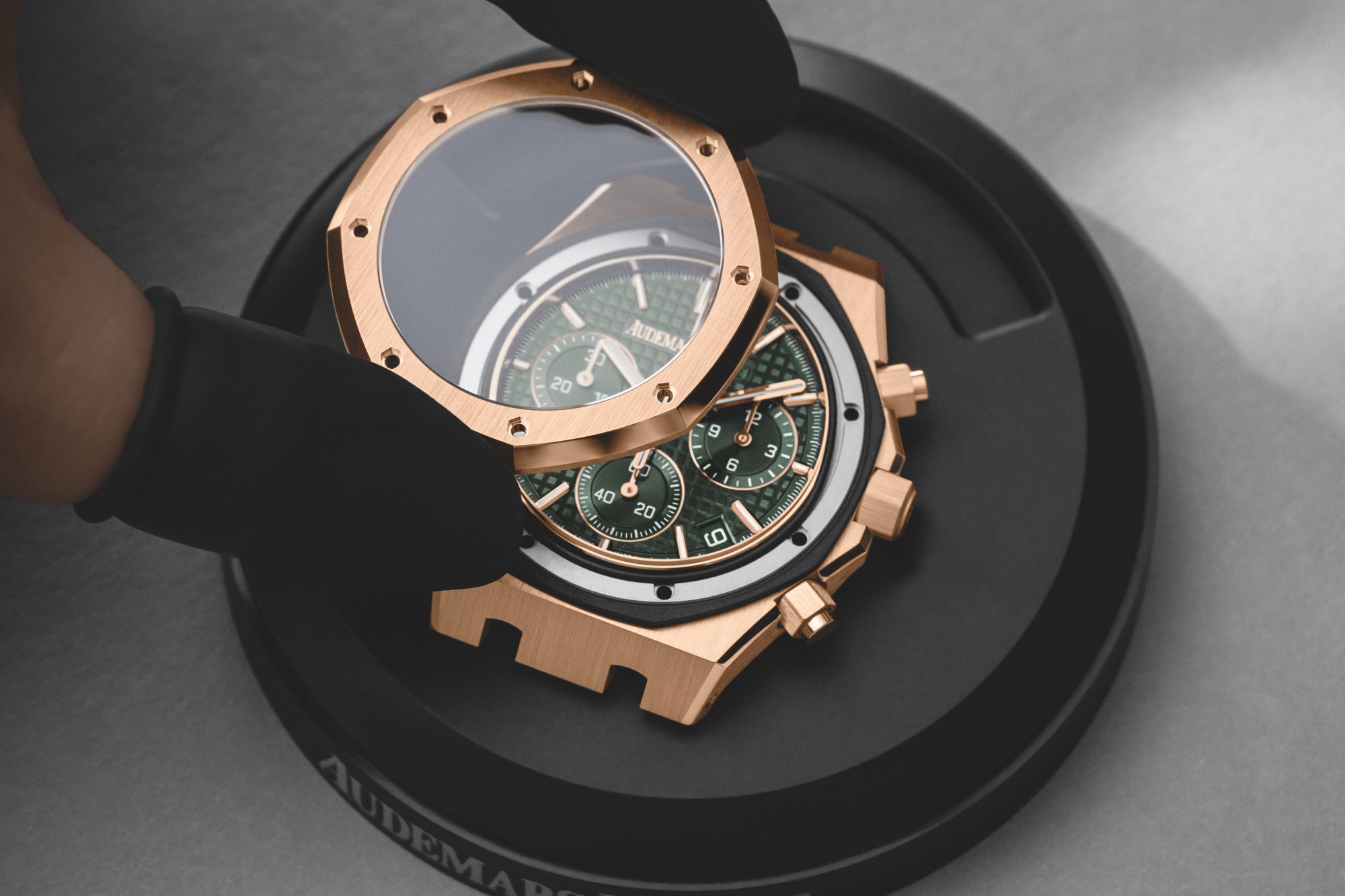 Audemars Piguet Royal Oak Selfwinding Chronograph 26240OR.OO.1320OR.04 Replica 8