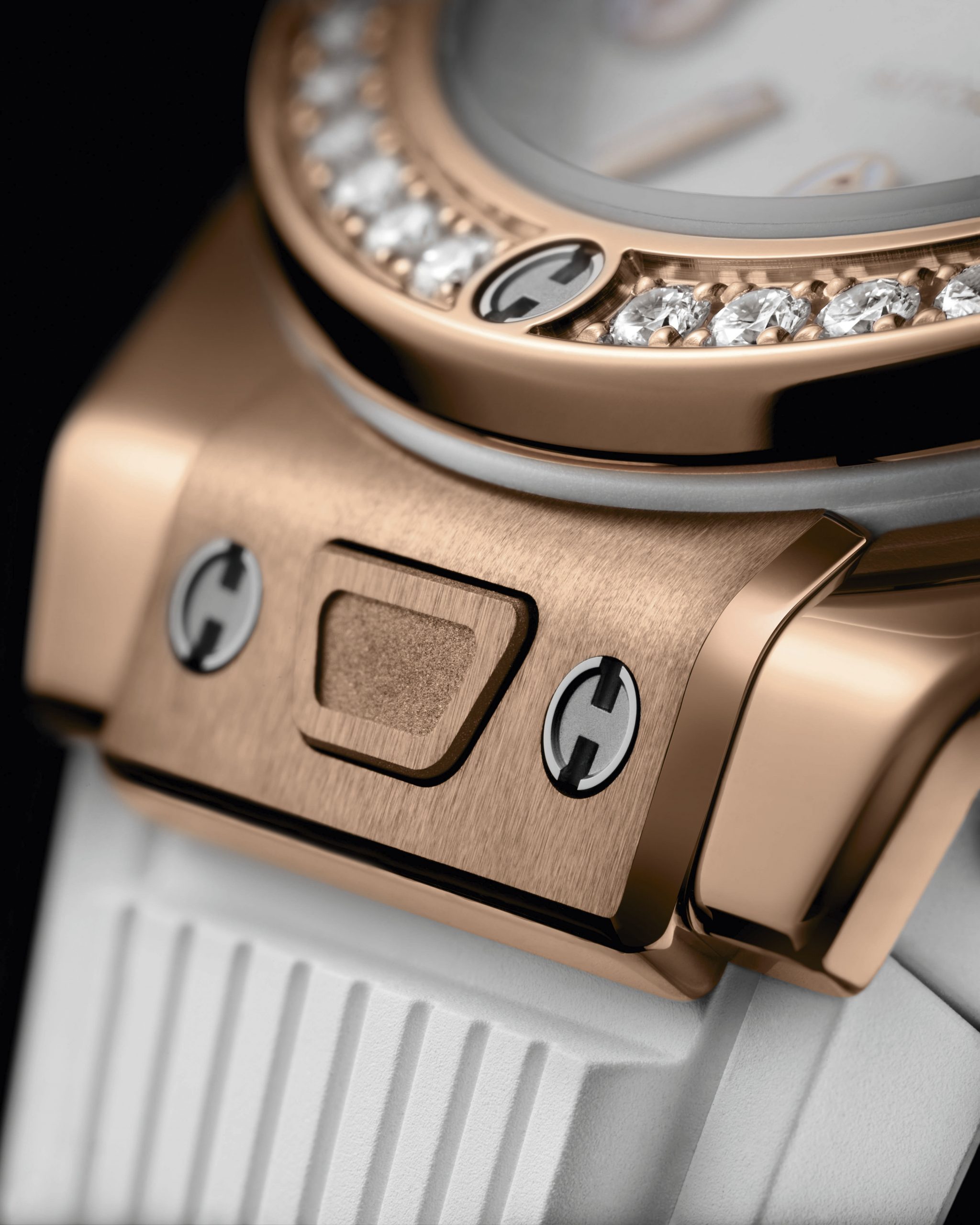 IMG_9081 Hublot Big Bang One Click King Gold White Diamond 33mm 485.OE.2080.RW.1204 Replica 8