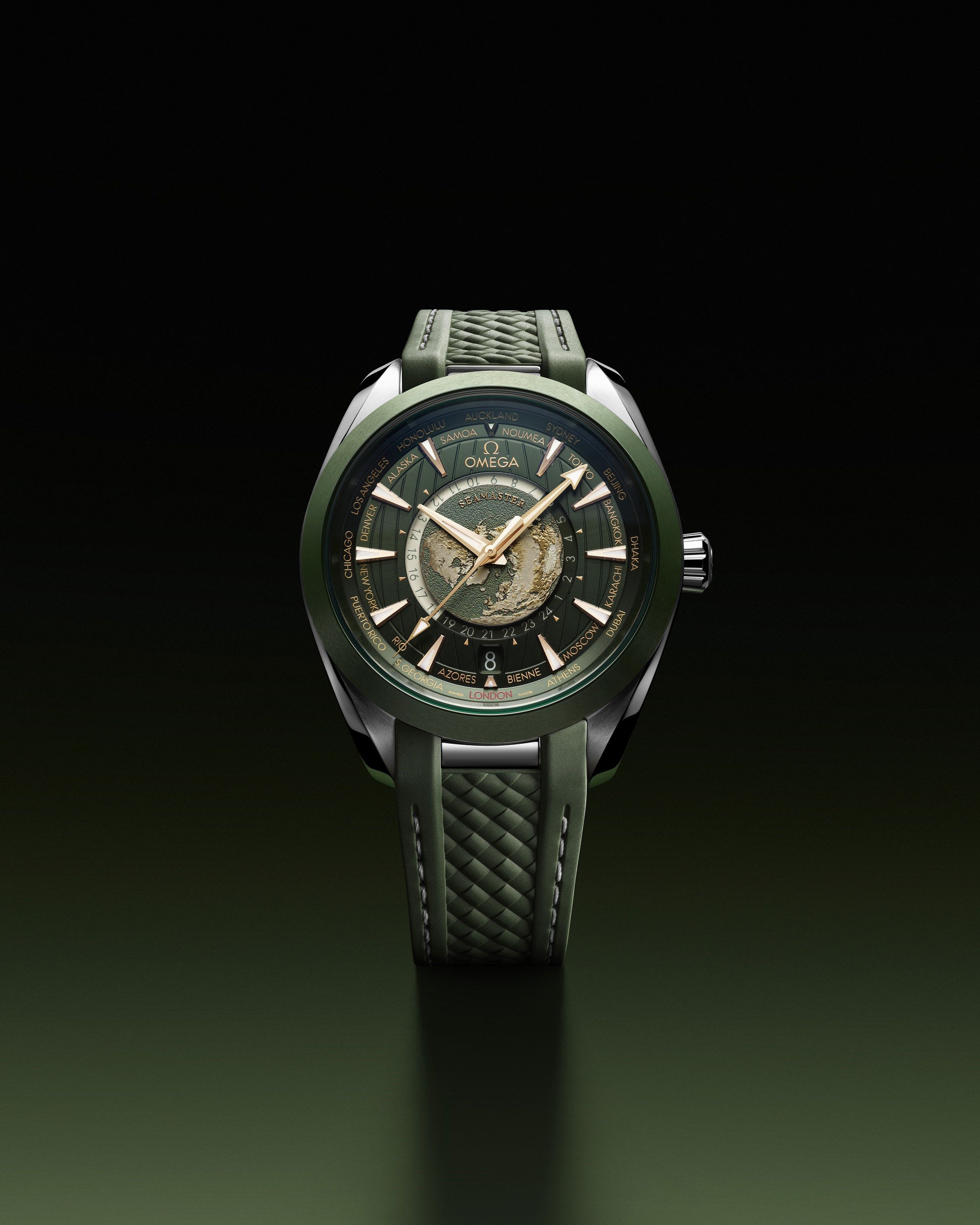 IMG_9081 Omega Seamaster Aqua Terra 150M Co-Axial Master Chronometer GMT Worldtimer 220.32.43.22.20.001 Replica 8