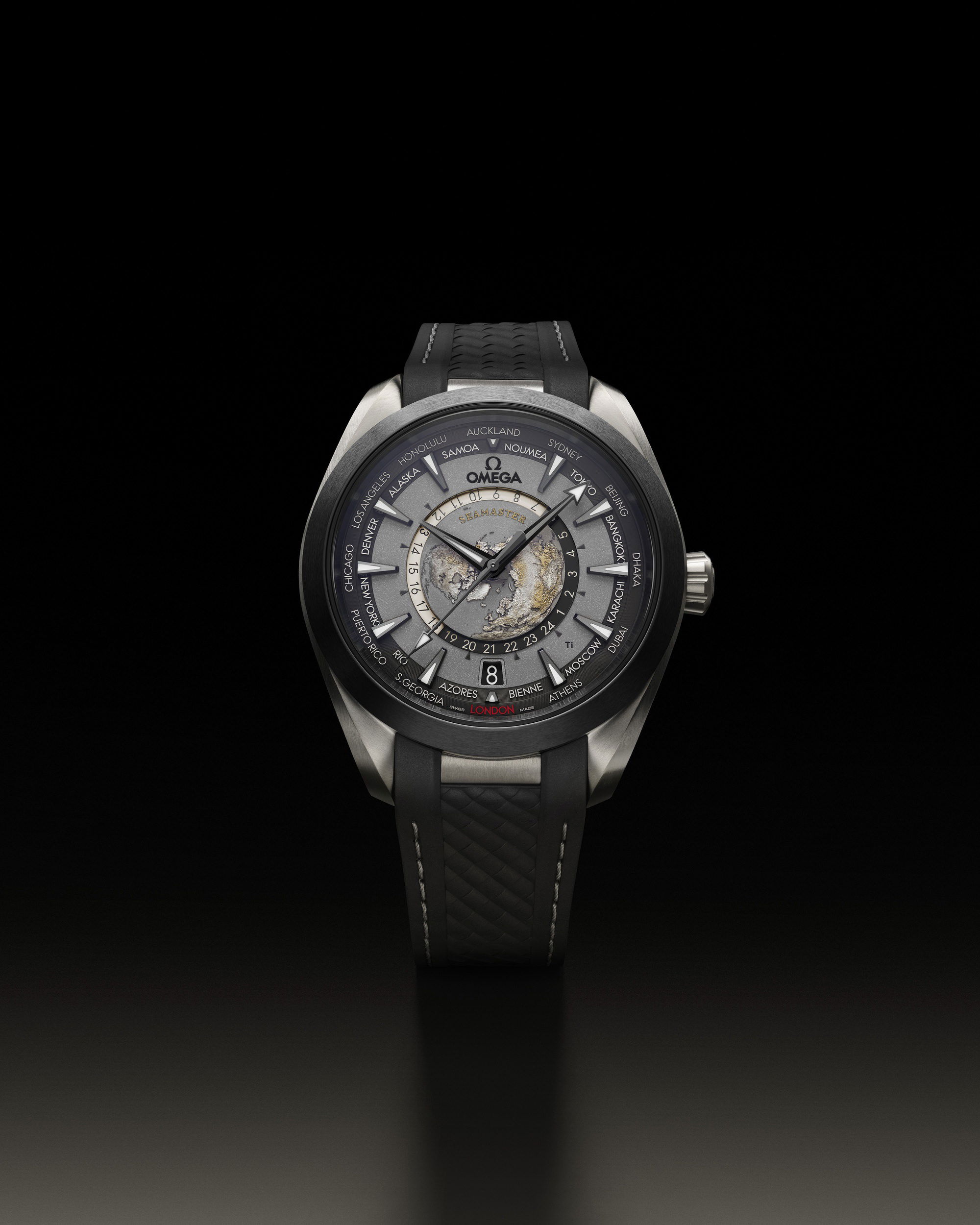 IMG_9081 Omega Seamaster Aqua Terra 150M Co-Axial Master Chronometer GMT Worldtimer 220.92.43.22.99.001 Replica 8