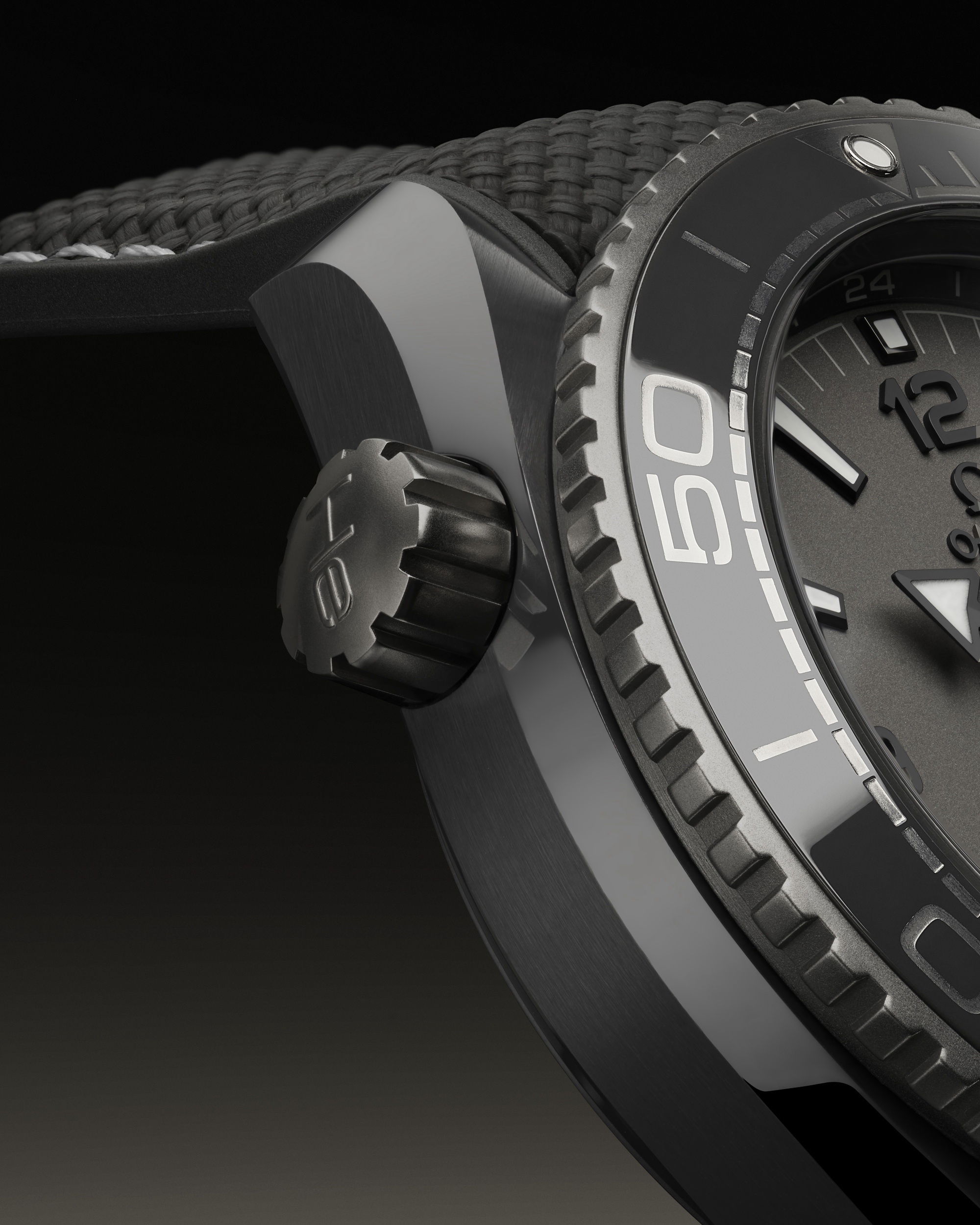 IMG_9081 Omega Seamaster Planet Ocean 600M Co-Axial Master Chronometer GMT Dark Grey 215.92.46.22.99.002 Replica 8